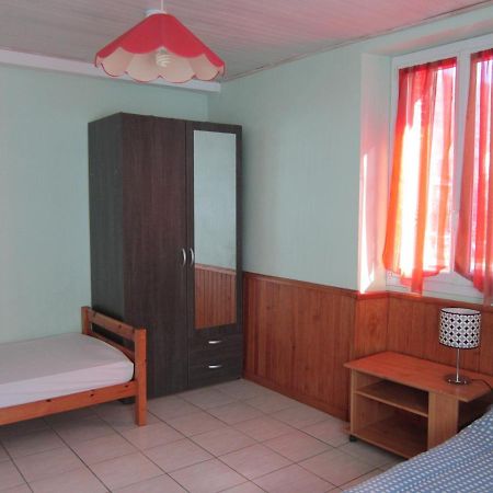 Savignac-les-Ormeaux Appartement Rdc Maison De Village מראה חיצוני תמונה