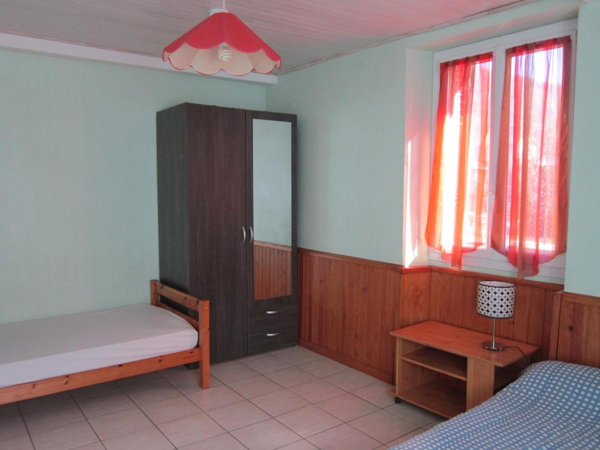 Savignac-les-Ormeaux Appartement Rdc Maison De Village מראה חיצוני תמונה